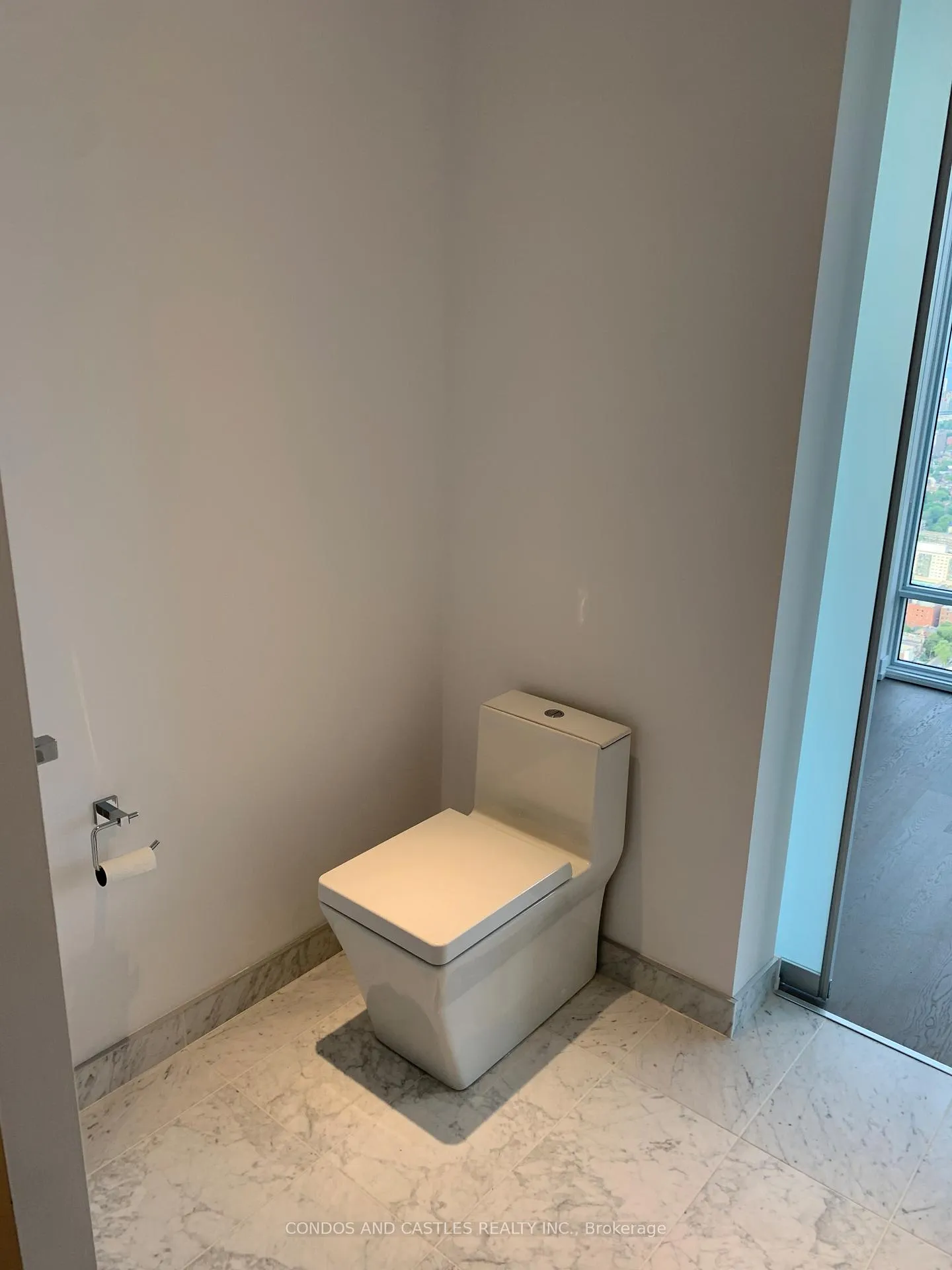 Photo 28 of Unit 5409, 488 University Avenue, Toronto, University — HOMEH