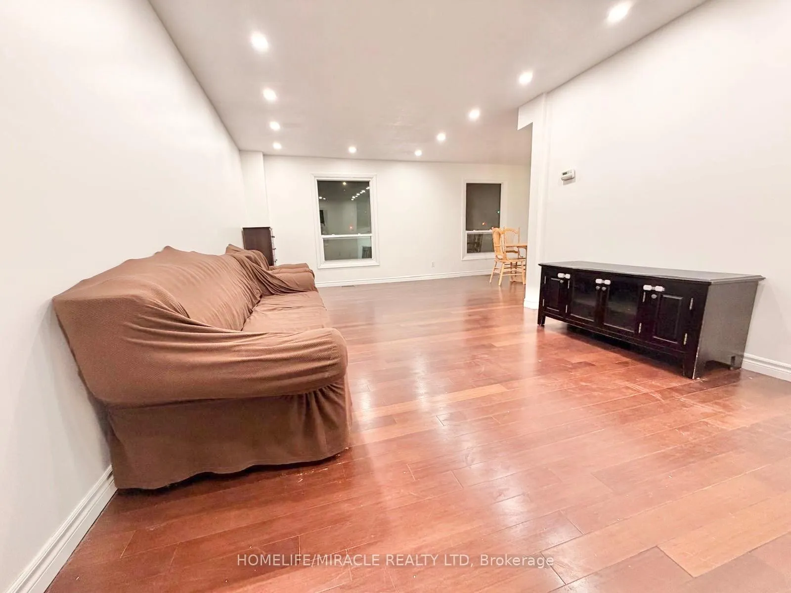 Photo 3 of Unit 2, 433 Keats Way, Waterloo — HOMEH