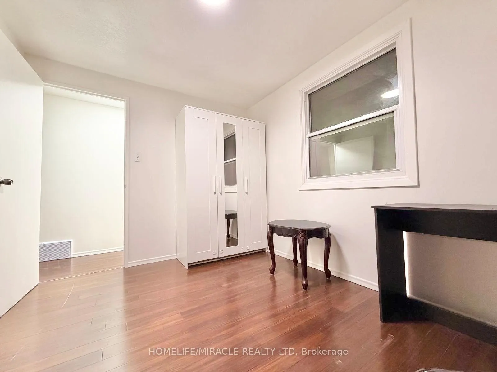 Photo 11 of Unit 2, 433 Keats Way, Waterloo — HOMEH