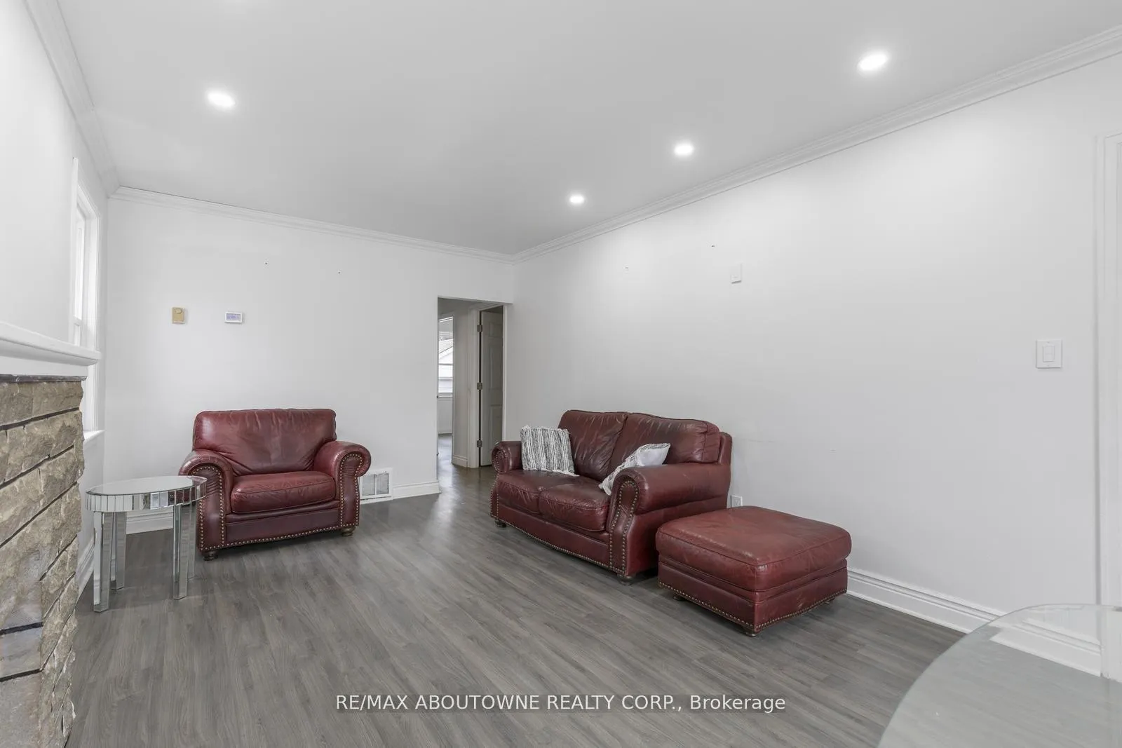 Photo 3 of Unit Upper, 559 Upper Sherman Avenue, Hamilton, Eastmount — HOMEH