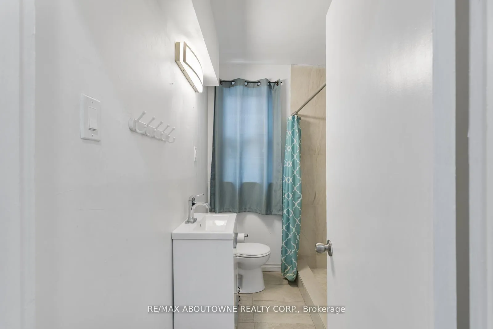 Photo 10 of Unit Upper, 559 Upper Sherman Avenue, Hamilton, Eastmount — HOMEH