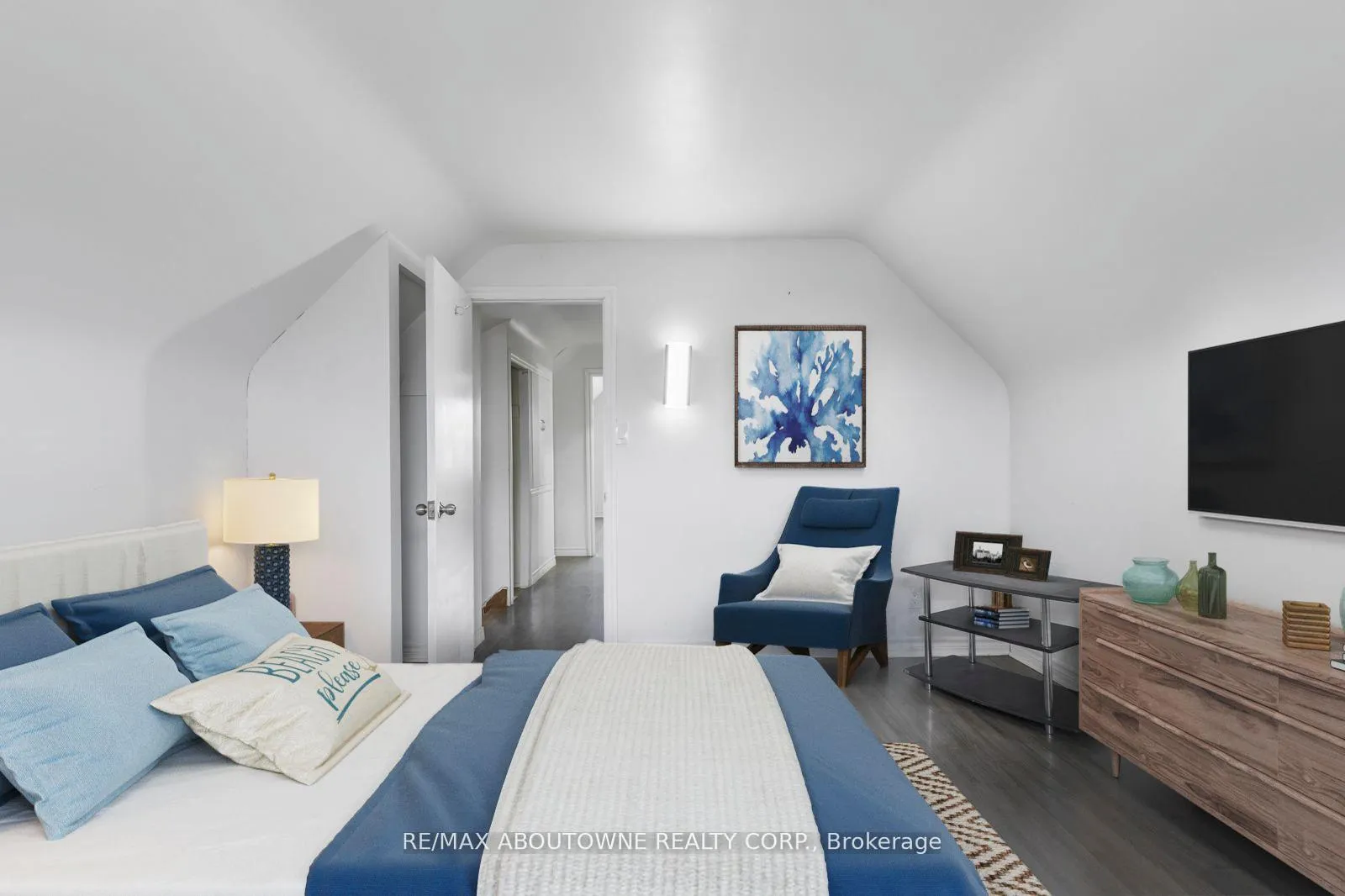 Photo 12 of Unit Upper, 559 Upper Sherman Avenue, Hamilton, Eastmount — HOMEH