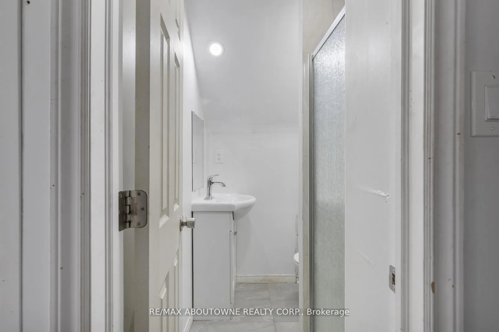 Photo 14 of Unit Upper, 559 Upper Sherman Avenue, Hamilton, Eastmount — HOMEH