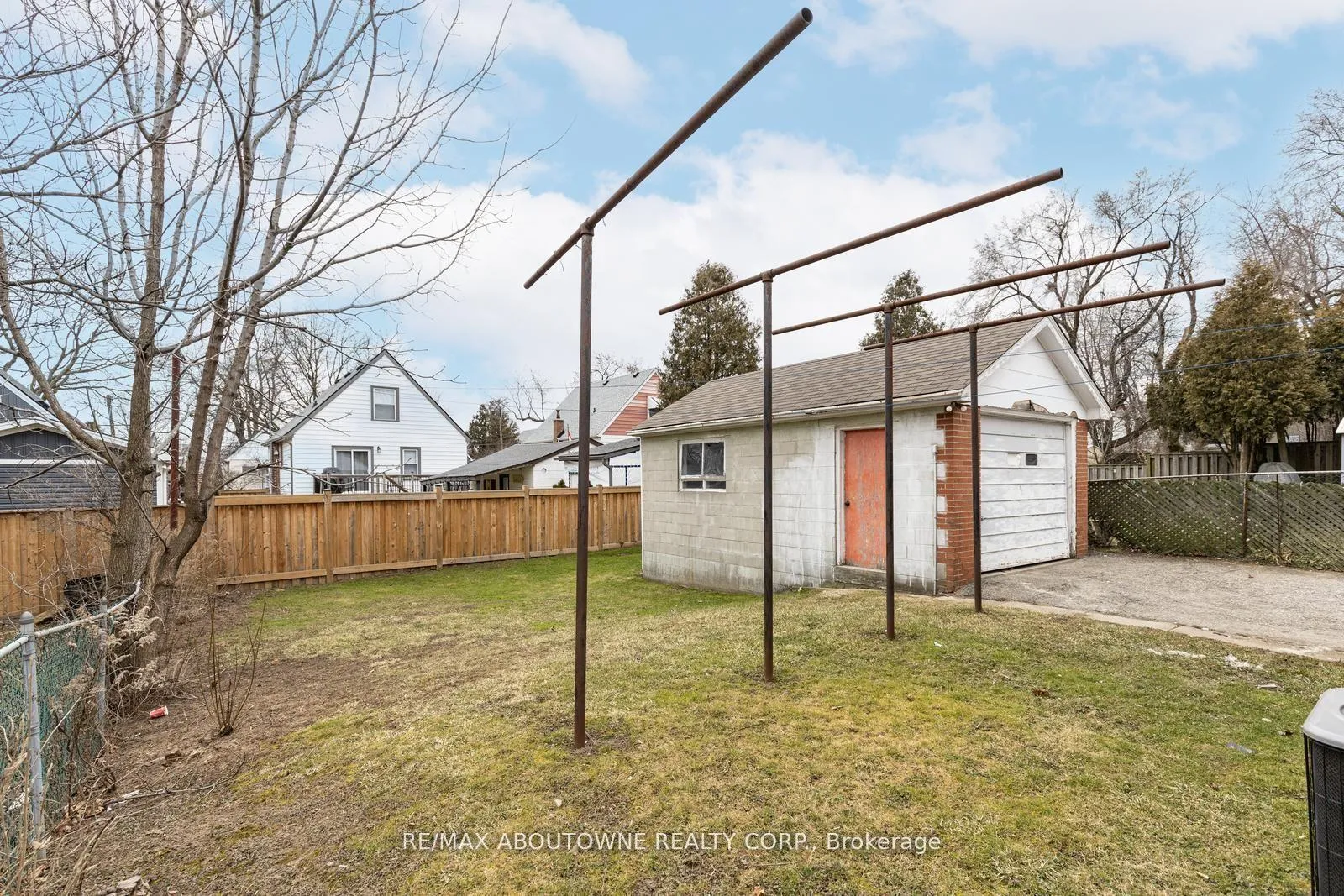 Photo 16 of Unit Upper, 559 Upper Sherman Avenue, Hamilton, Eastmount — HOMEH
