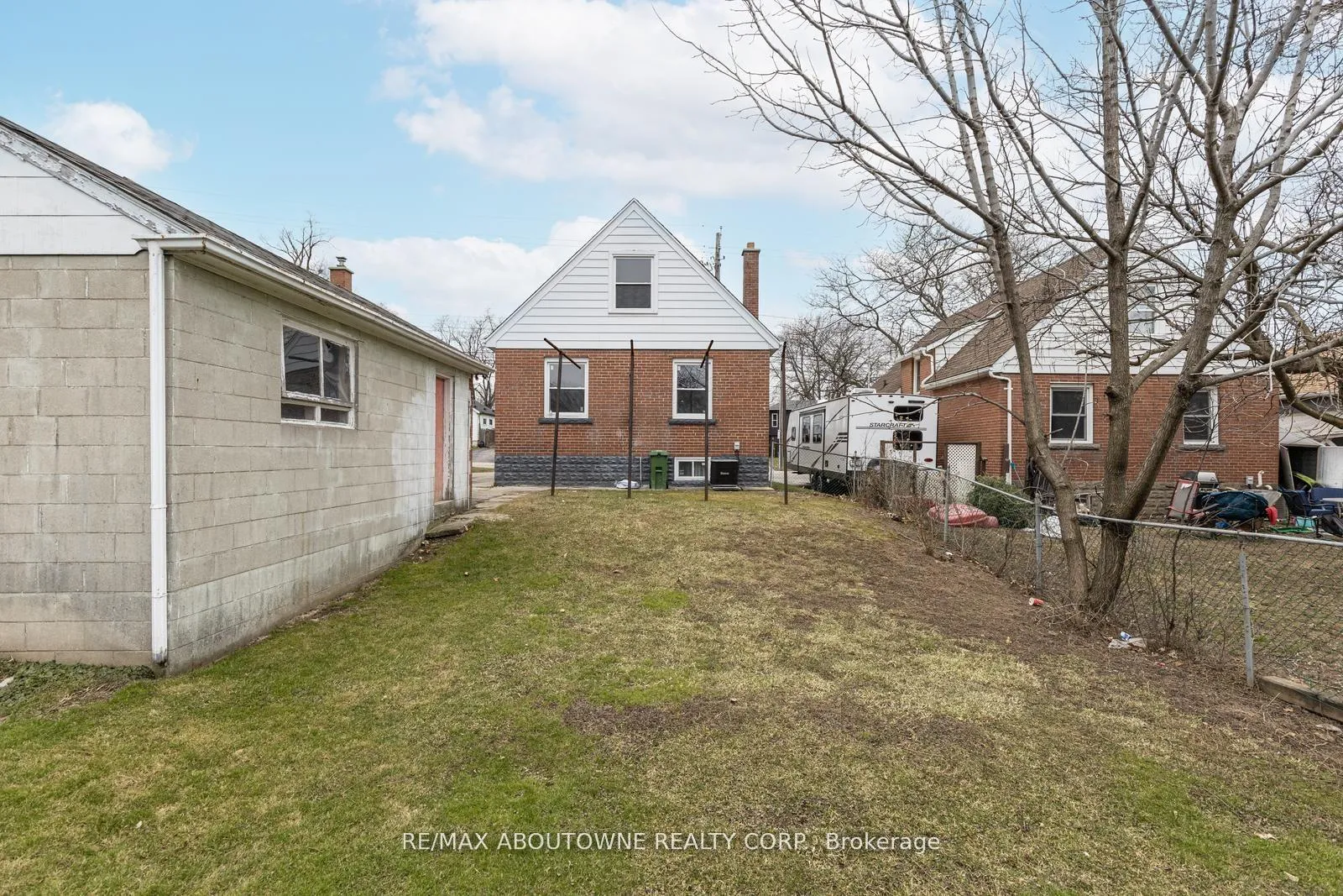 Photo 17 of Unit Upper, 559 Upper Sherman Avenue, Hamilton, Eastmount — HOMEH