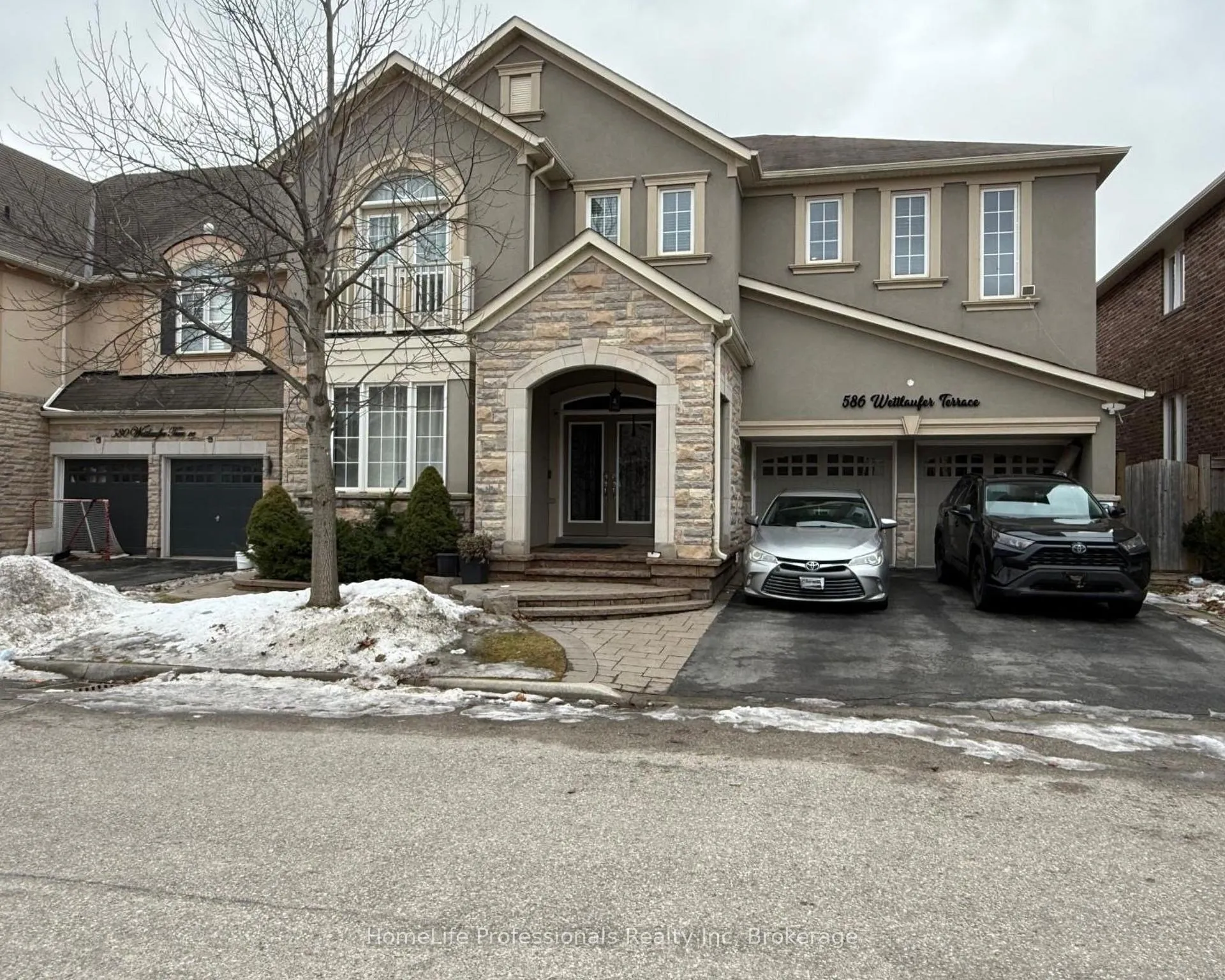 Front of Unit Basement, 586 Wettlaufer Terrace