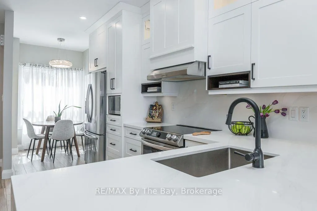 Photo 9 of Unit 7, 216 River Road E, Wasaga Beach — HOMEH