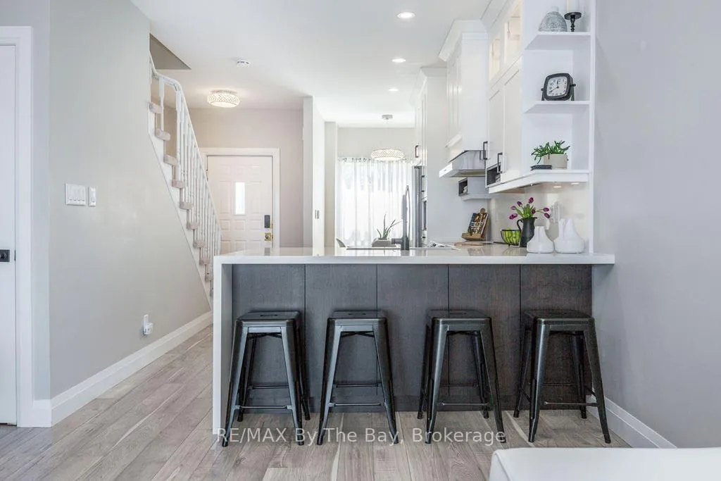 Photo 10 of Unit 7, 216 River Road E, Wasaga Beach — HOMEH