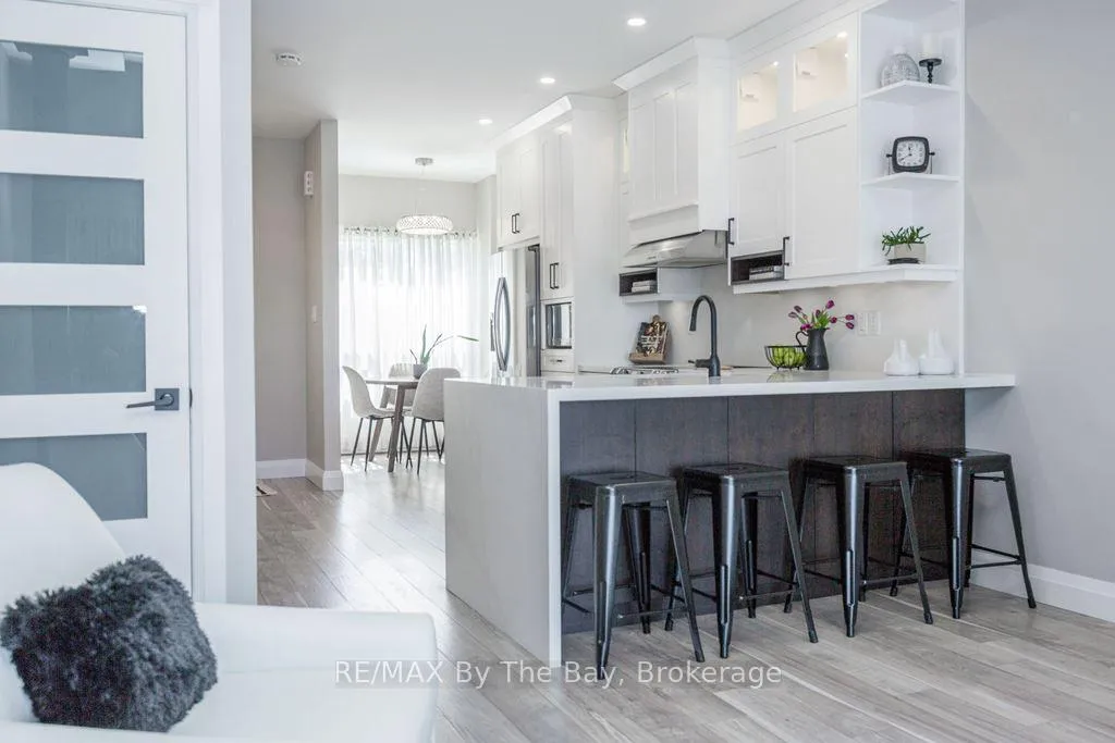 Photo 11 of Unit 7, 216 River Road E, Wasaga Beach — HOMEH