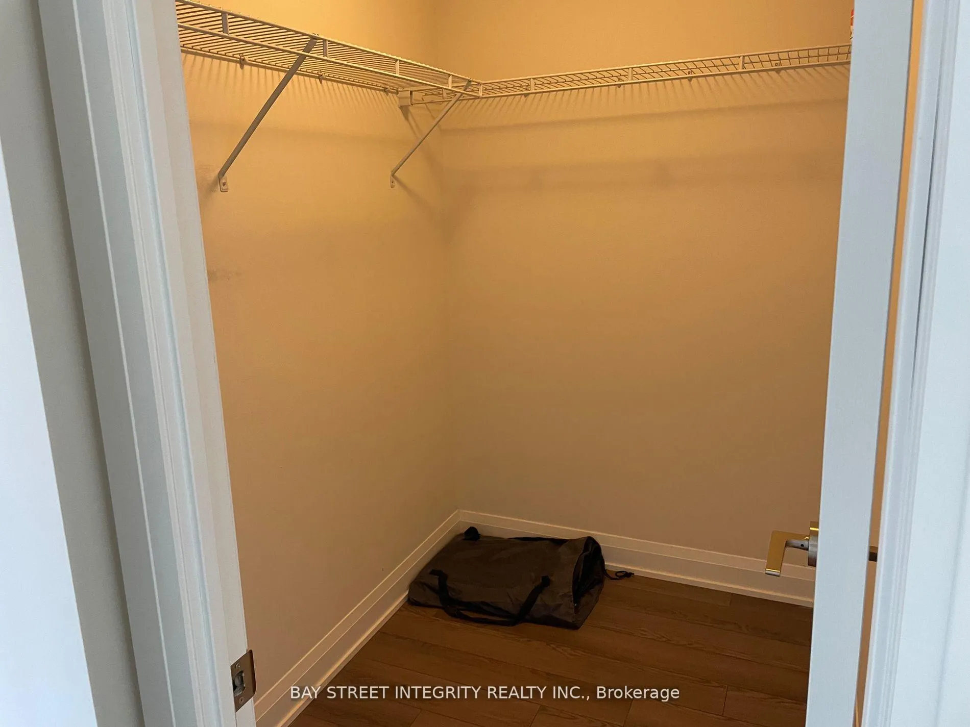 Photo 4 of Unit 320, 15 Water Walk Drive, Markham, Unionville — HOMEH