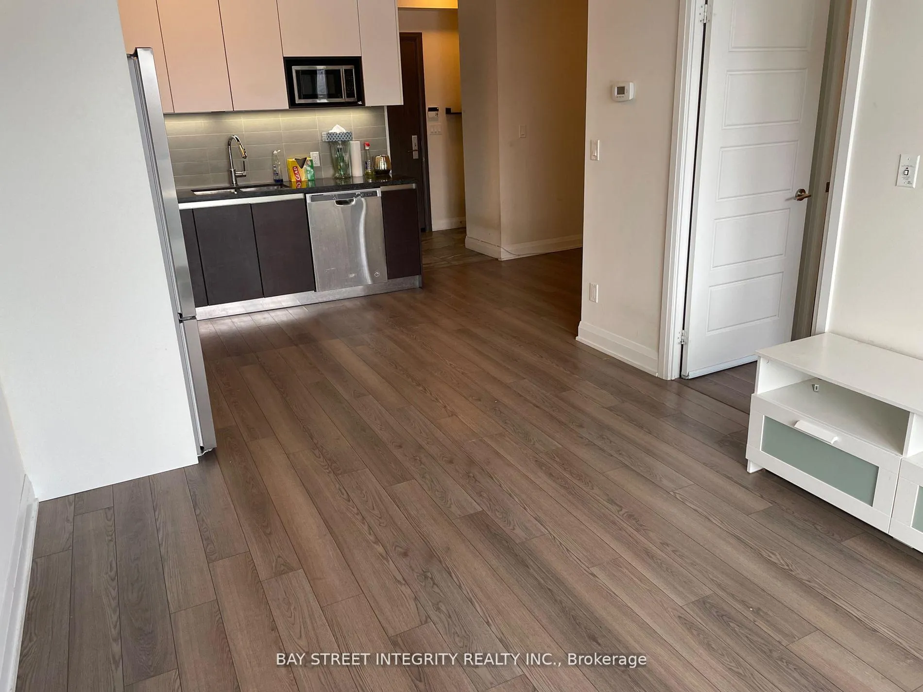 Photo 6 of Unit 320, 15 Water Walk Drive, Markham, Unionville — HOMEH