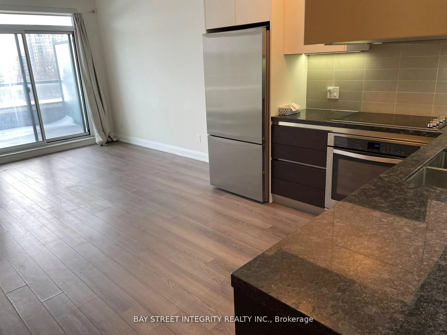 Photo 7 of Unit 320, 15 Water Walk Drive, Markham, Unionville — HOMEH
