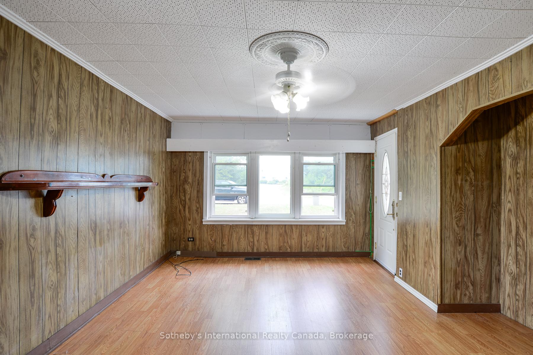Photo 4 of 255 Clarence Street, Gravenhurst, Muskoka (S) — HOMEH