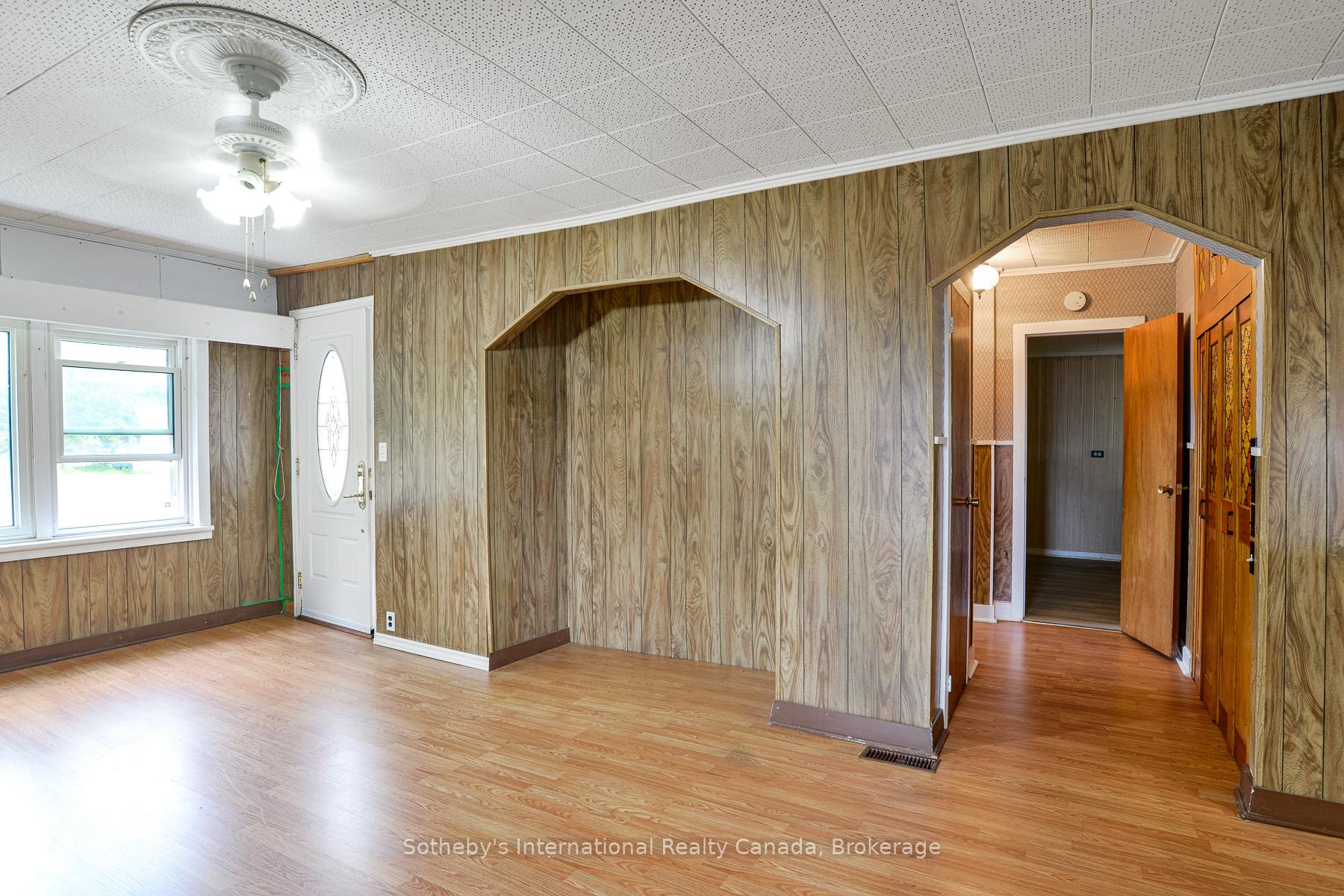 Photo 5 of 255 Clarence Street, Gravenhurst, Muskoka (S) — HOMEH