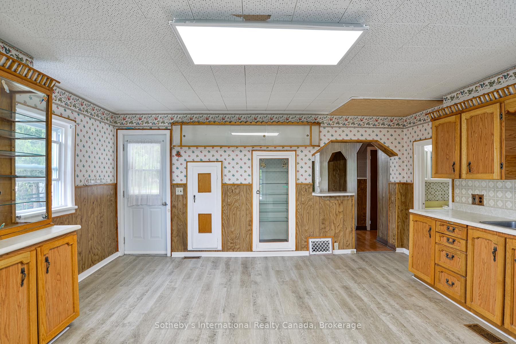Photo 8 of 255 Clarence Street, Gravenhurst, Muskoka (S) — HOMEH
