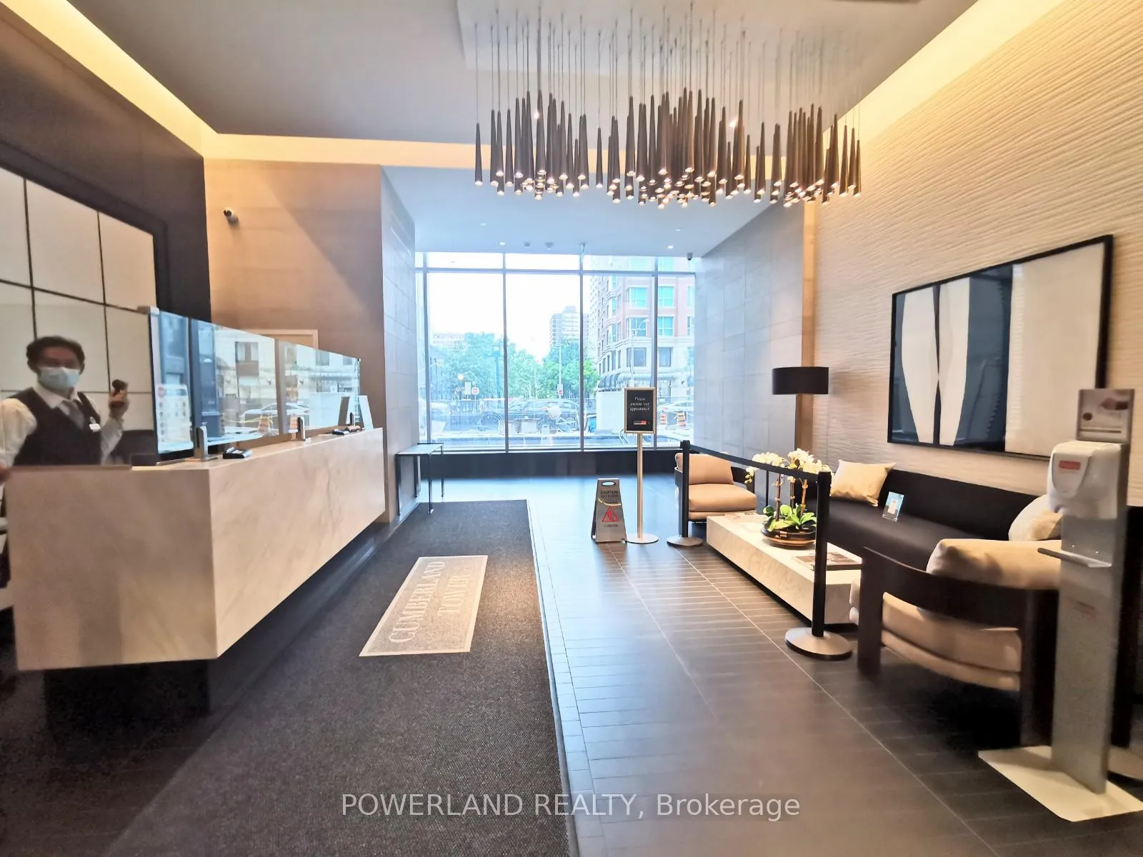 Photo 3 of Unit 1405, 188 Cumberland Street, Toronto, The Annex — HOMEH