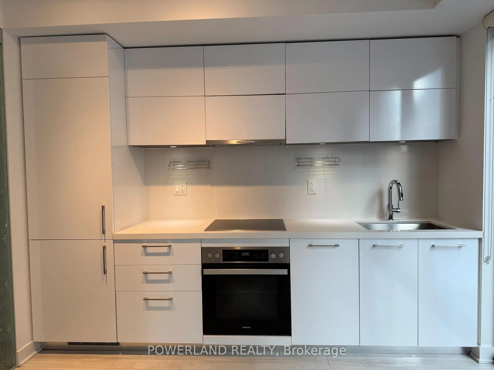 Photo 5 of Unit 1405, 188 Cumberland Street, Toronto, The Annex — HOMEH