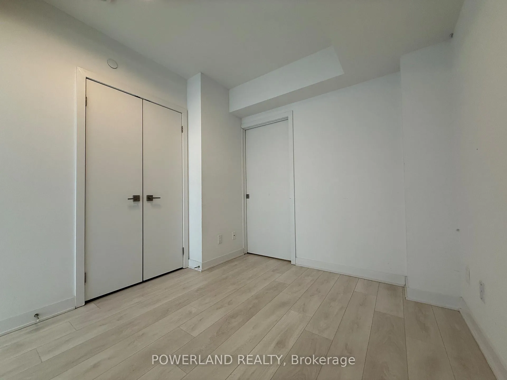 Photo 6 of Unit 1405, 188 Cumberland Street, Toronto, The Annex — HOMEH
