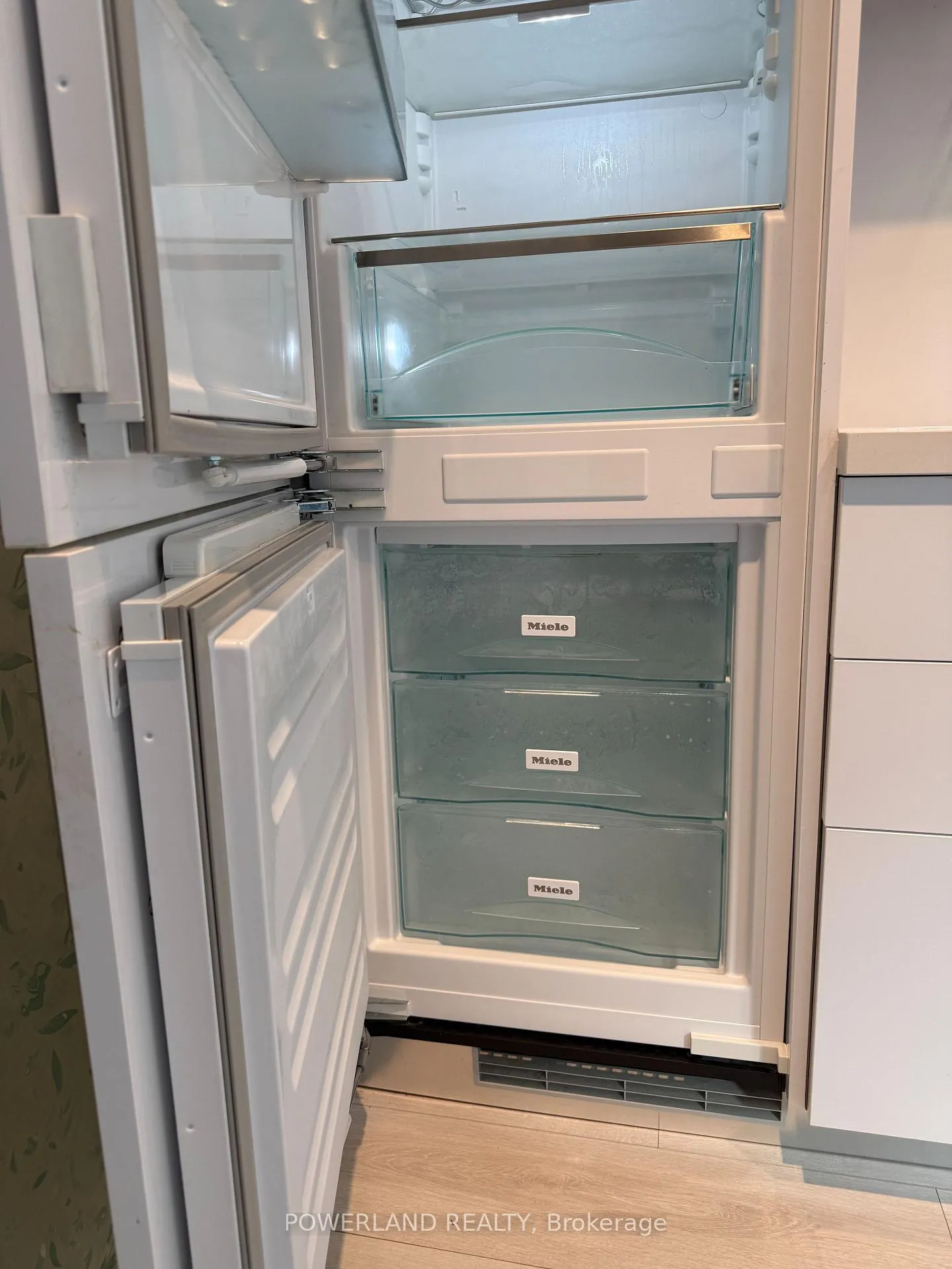 Photo 10 of Unit 1405, 188 Cumberland Street, Toronto, The Annex — HOMEH