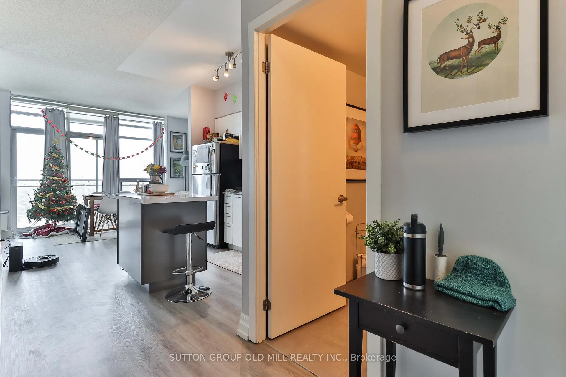 Photo 2 of Unit 2212, 38 Joe Shuster Way, Toronto, Niagara — HOMEH