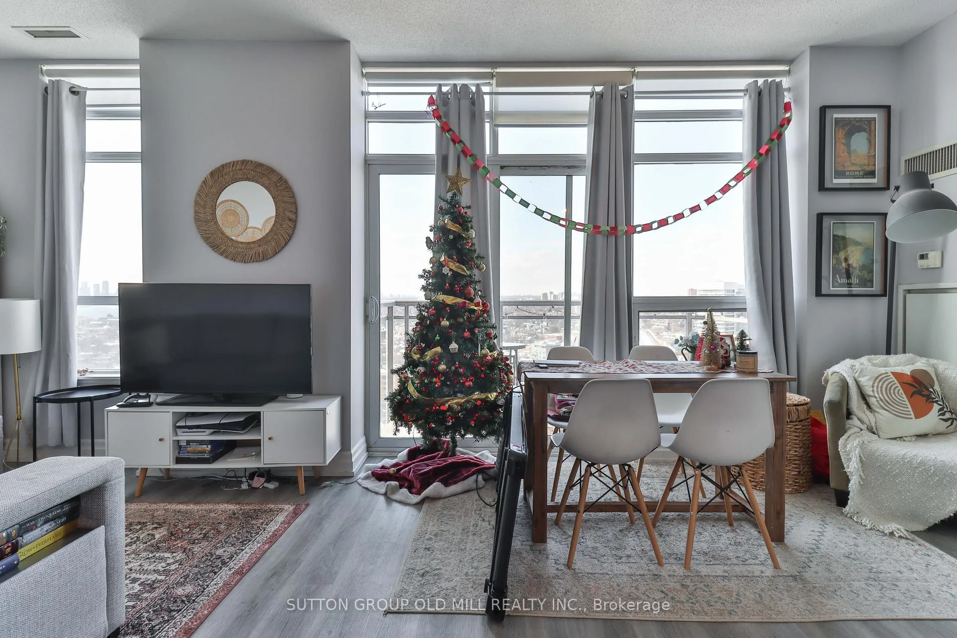 Photo 6 of Unit 2212, 38 Joe Shuster Way, Toronto, Niagara — HOMEH