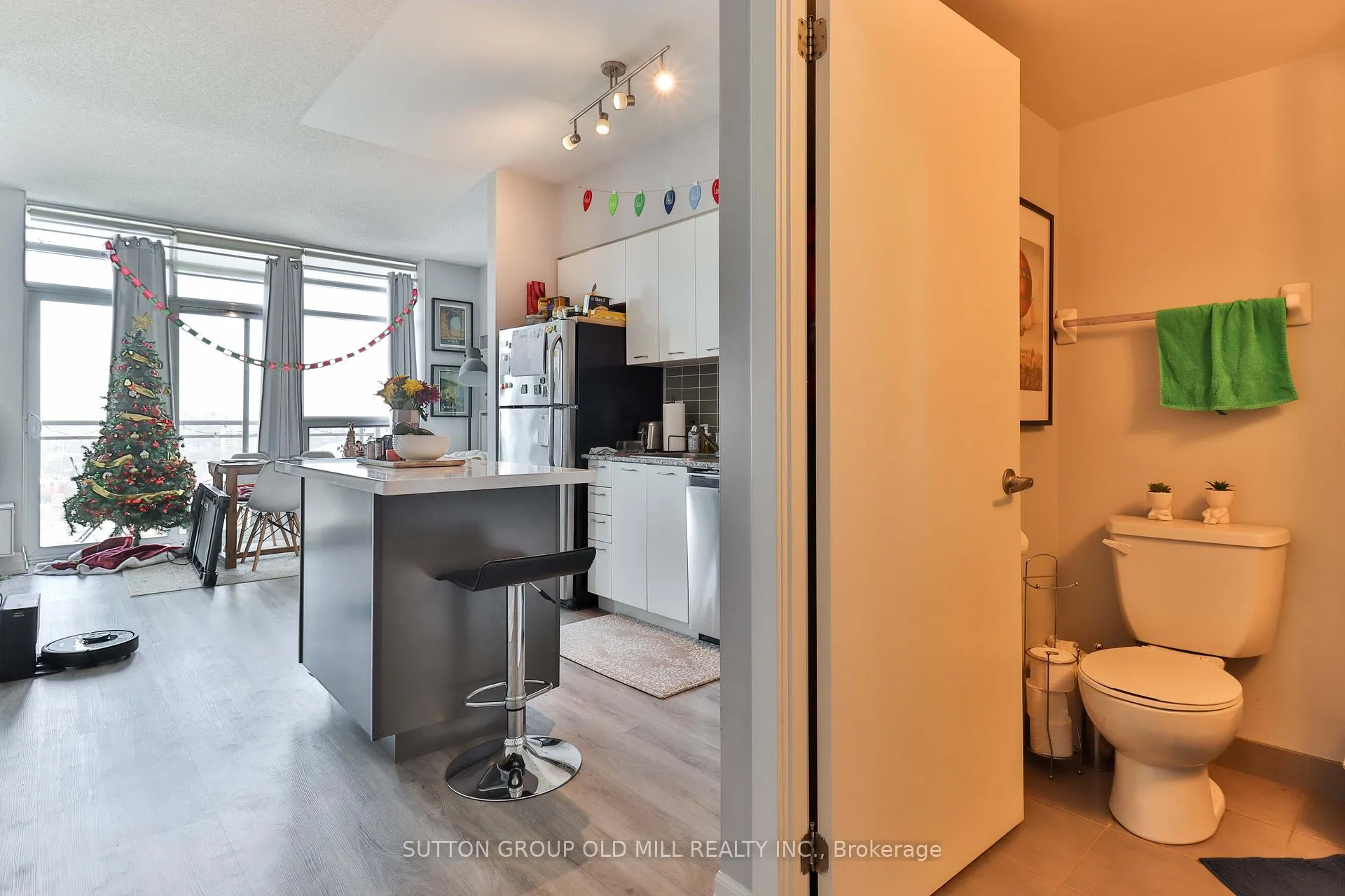 Photo 17 of Unit 2212, 38 Joe Shuster Way, Toronto, Niagara — HOMEH