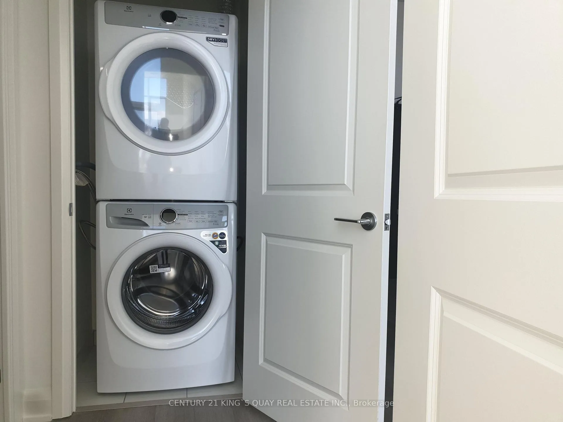 Photo 10 of Unit PH10, 38 Andre De Grasse Street, Markham, Unionville — HOMEH