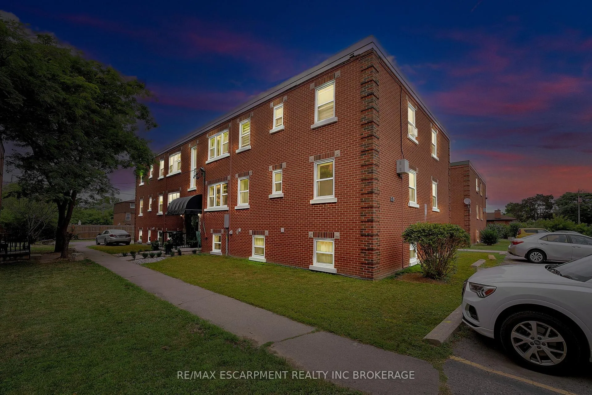 Photo 1 of 5 Applewood Avenue, Hamilton, Stoney Creek — HOMEH