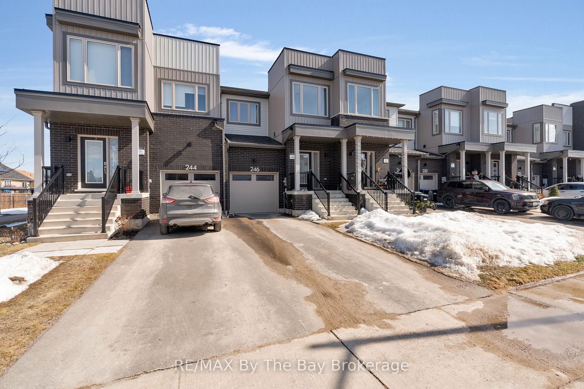 Photo 2 of 246 Atkinson Street, Clearview, Stayner — HOMEH