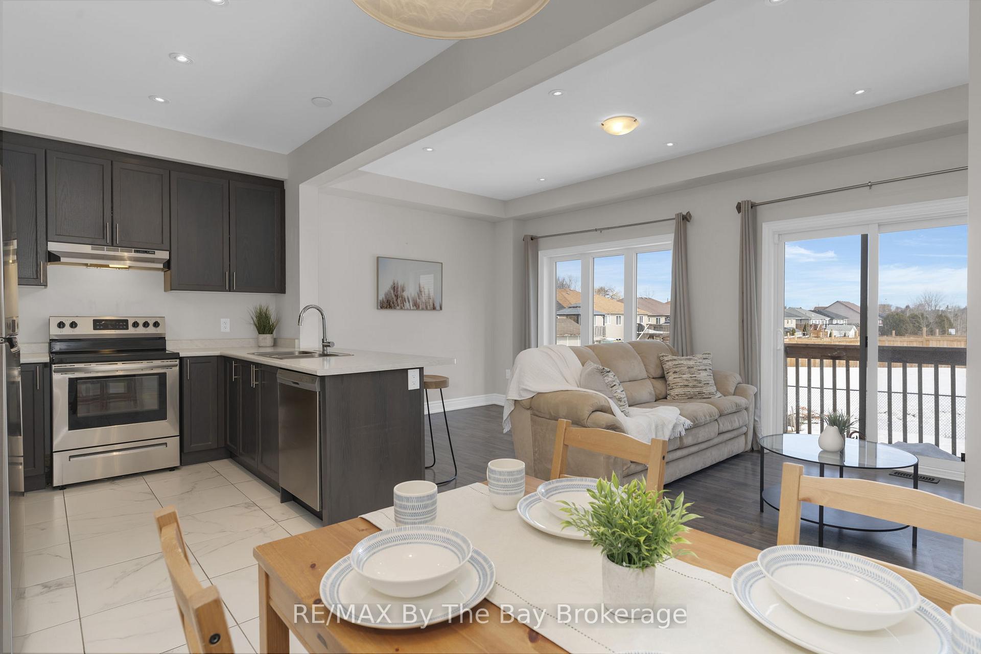 Photo 7 of 246 Atkinson Street, Clearview, Stayner — HOMEH