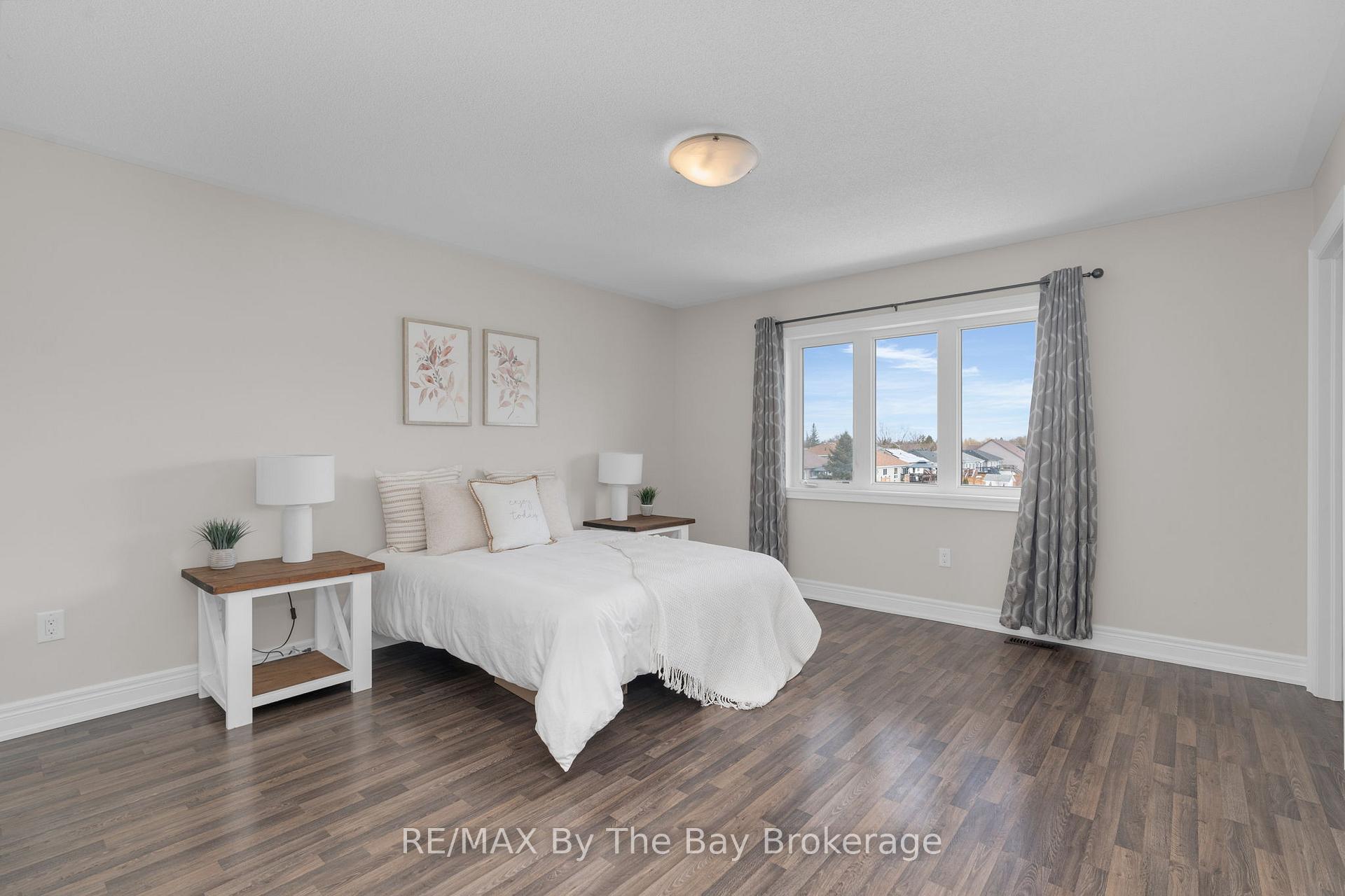 Photo 15 of 246 Atkinson Street, Clearview, Stayner — HOMEH