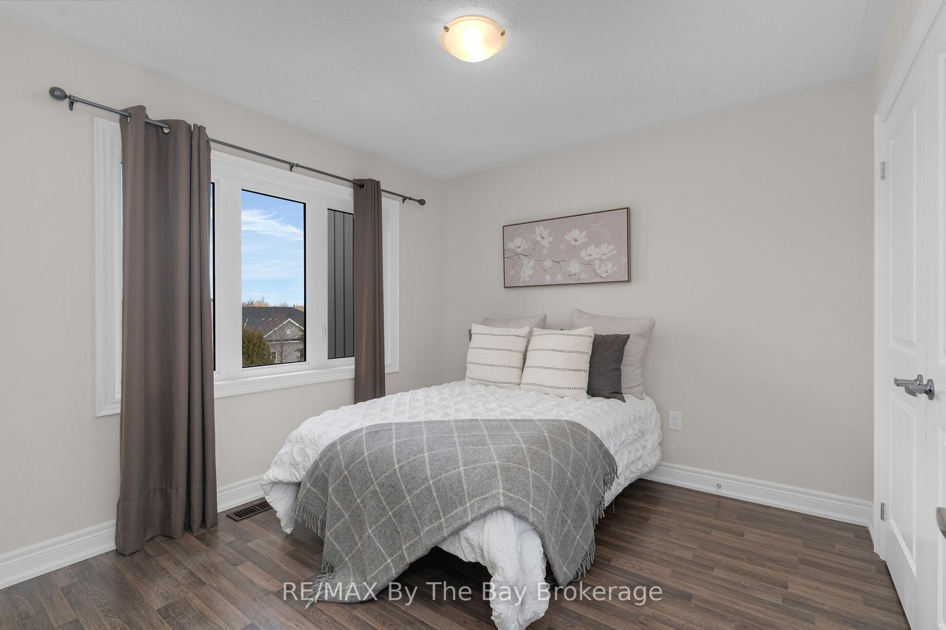 Photo 18 of 246 Atkinson Street, Clearview, Stayner — HOMEH