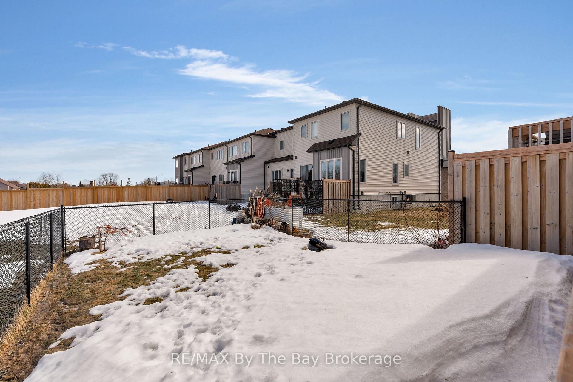 Photo 22 of 246 Atkinson Street, Clearview, Stayner — HOMEH