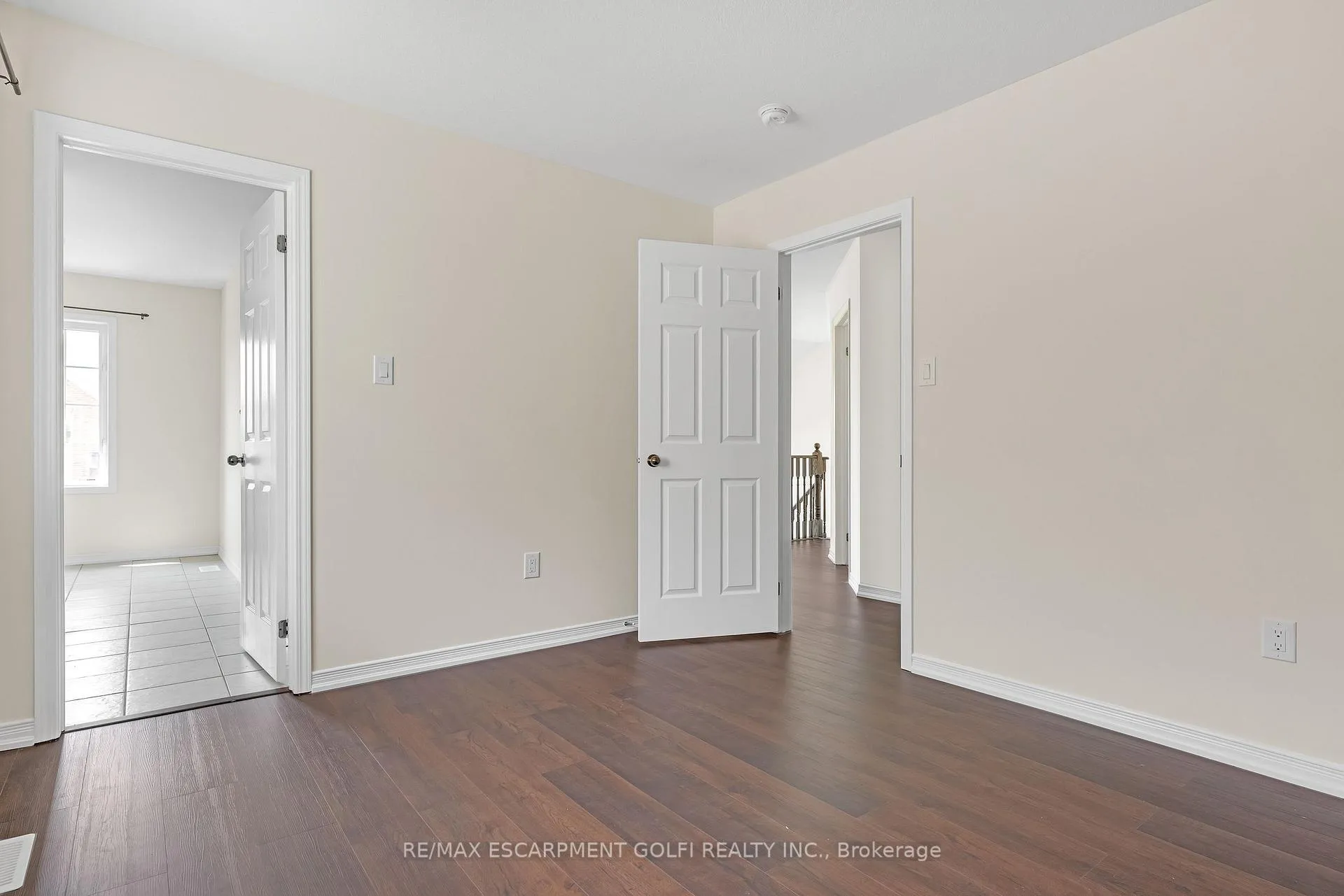 Photo 16 of 8561 Dogwood Crescent, Niagara Falls, Brown — HOMEH