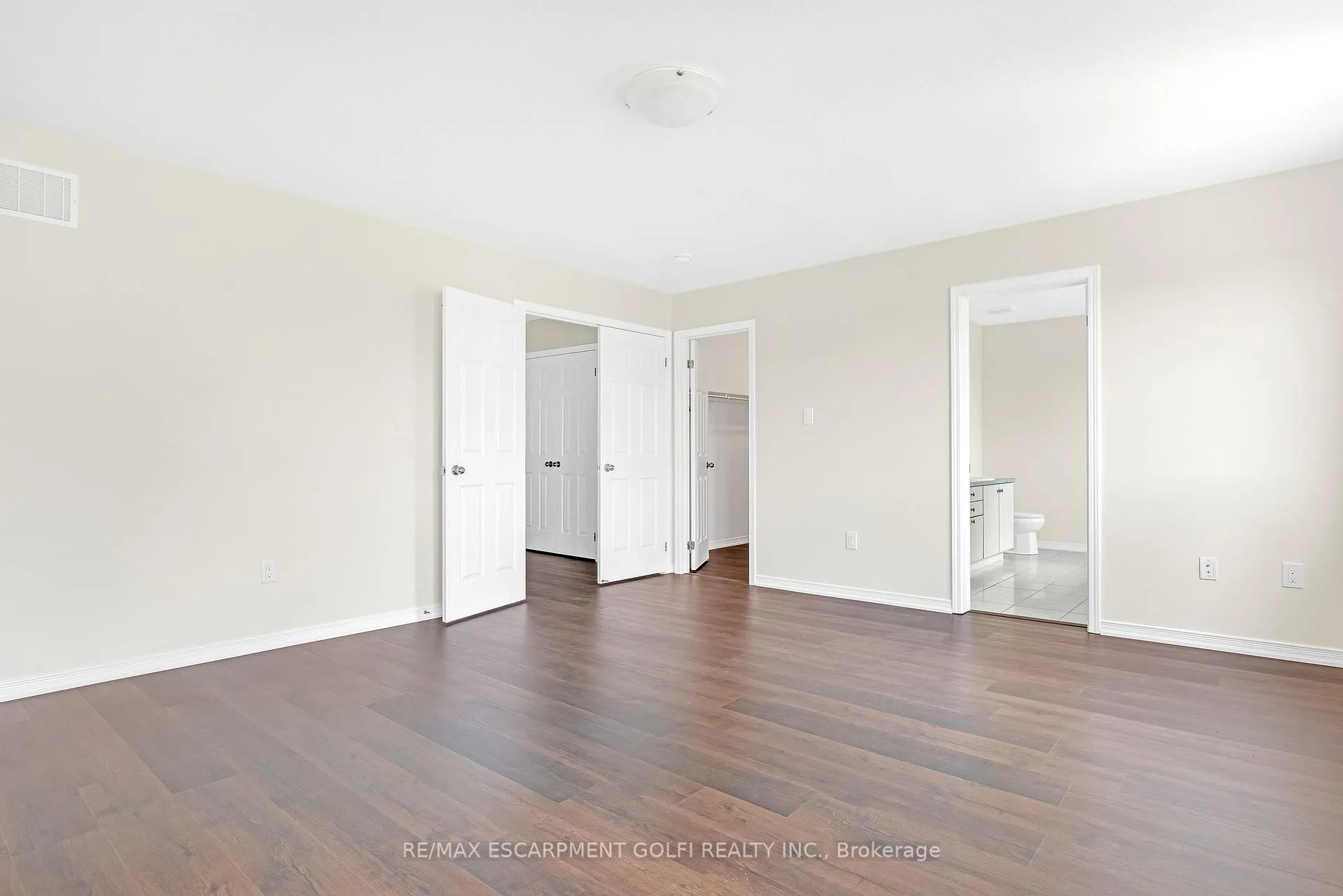 Photo 22 of 8561 Dogwood Crescent, Niagara Falls, Brown — HOMEH