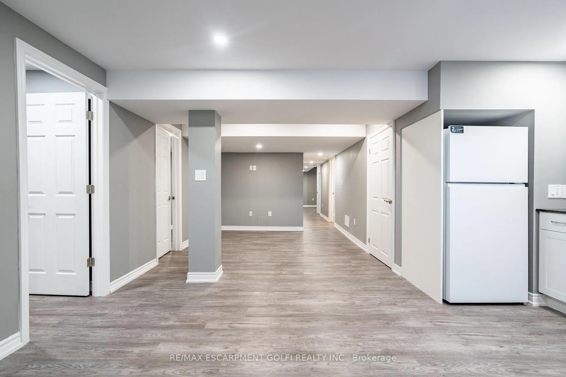 Photo 31 of 8561 Dogwood Crescent, Niagara Falls, Brown — HOMEH