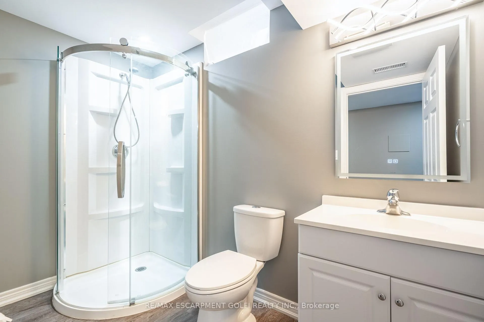 Photo 34 of 8561 Dogwood Crescent, Niagara Falls, Brown — HOMEH