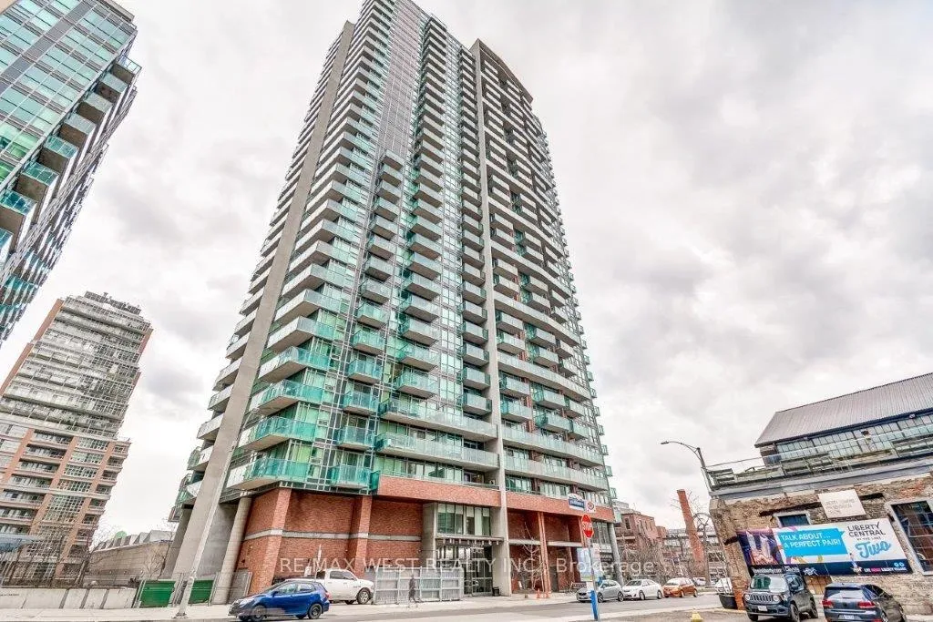 Front of Unit 2606, 150 East Liberty Street