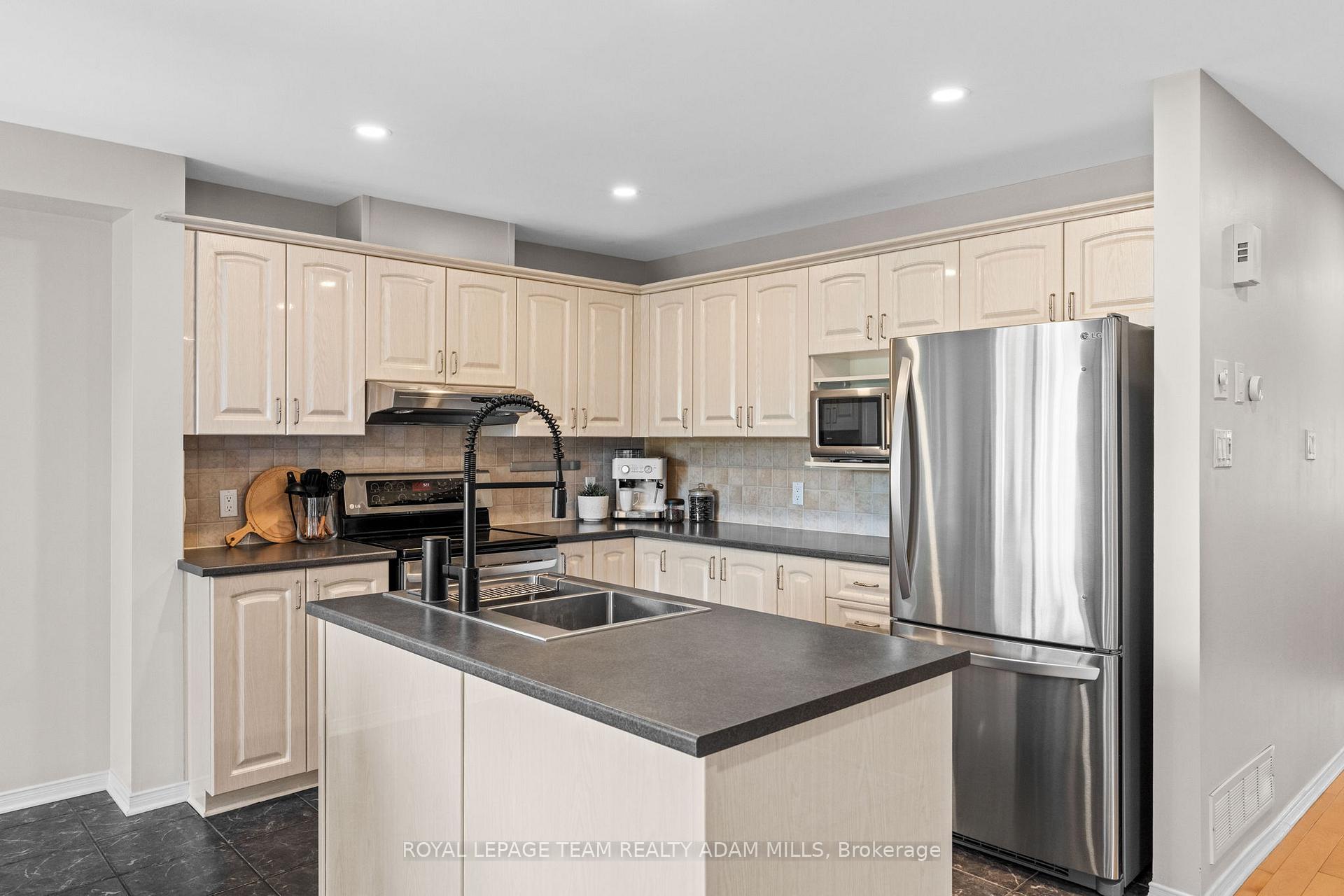 Photo 14 of 90 Hathaway Drive, Ottawa, Barrhaven East — HOMEH