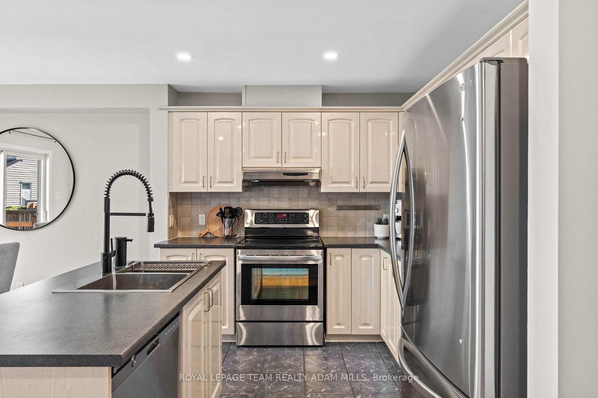 Photo 15 of 90 Hathaway Drive, Ottawa, Barrhaven East — HOMEH