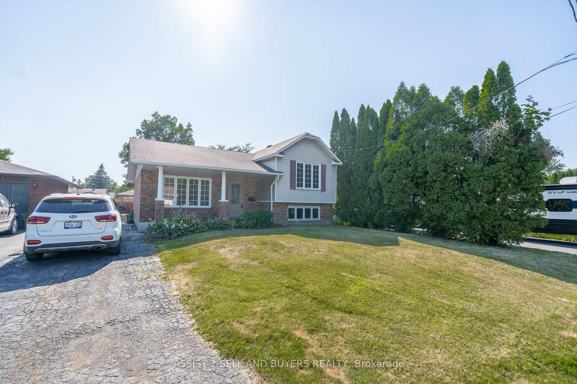 Photo 2 of 862 Dundee Avenue, Cornwall — HOMEH