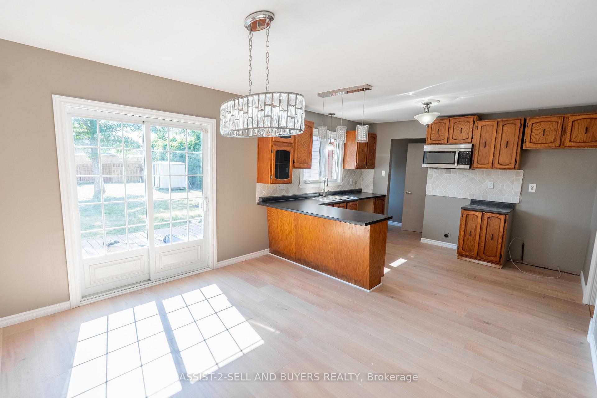 Photo 9 of 862 Dundee Avenue, Cornwall — HOMEH