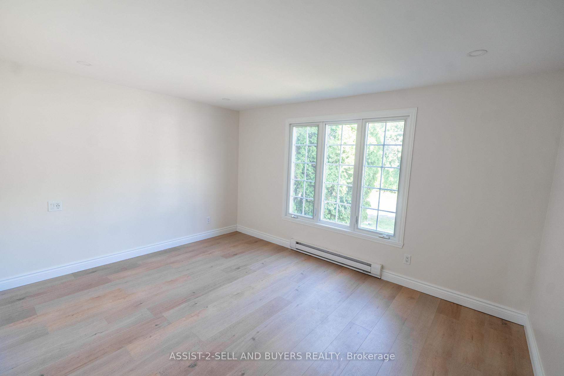 Photo 14 of 862 Dundee Avenue, Cornwall — HOMEH