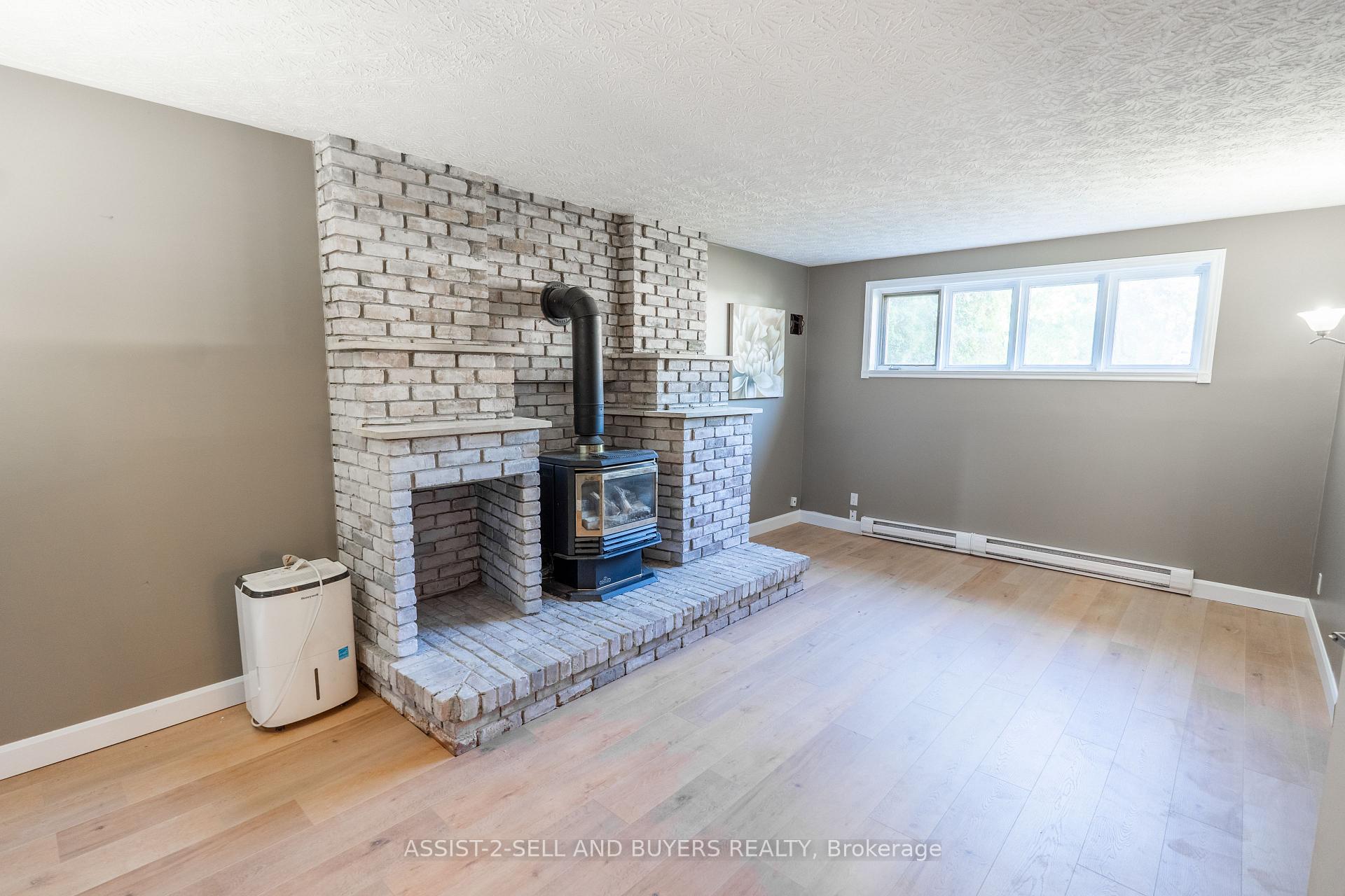 Photo 23 of 862 Dundee Avenue, Cornwall — HOMEH
