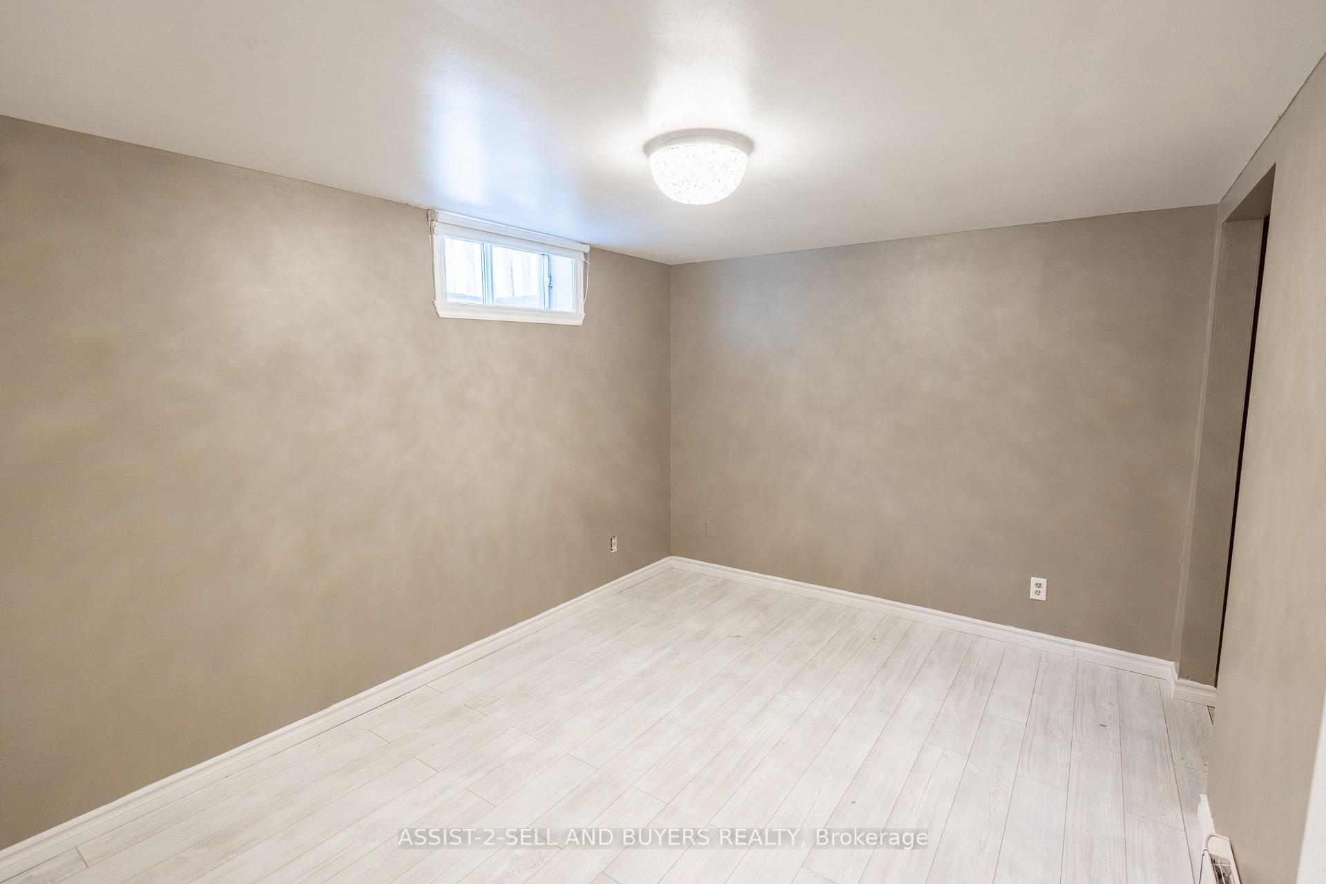 Photo 25 of 862 Dundee Avenue, Cornwall — HOMEH