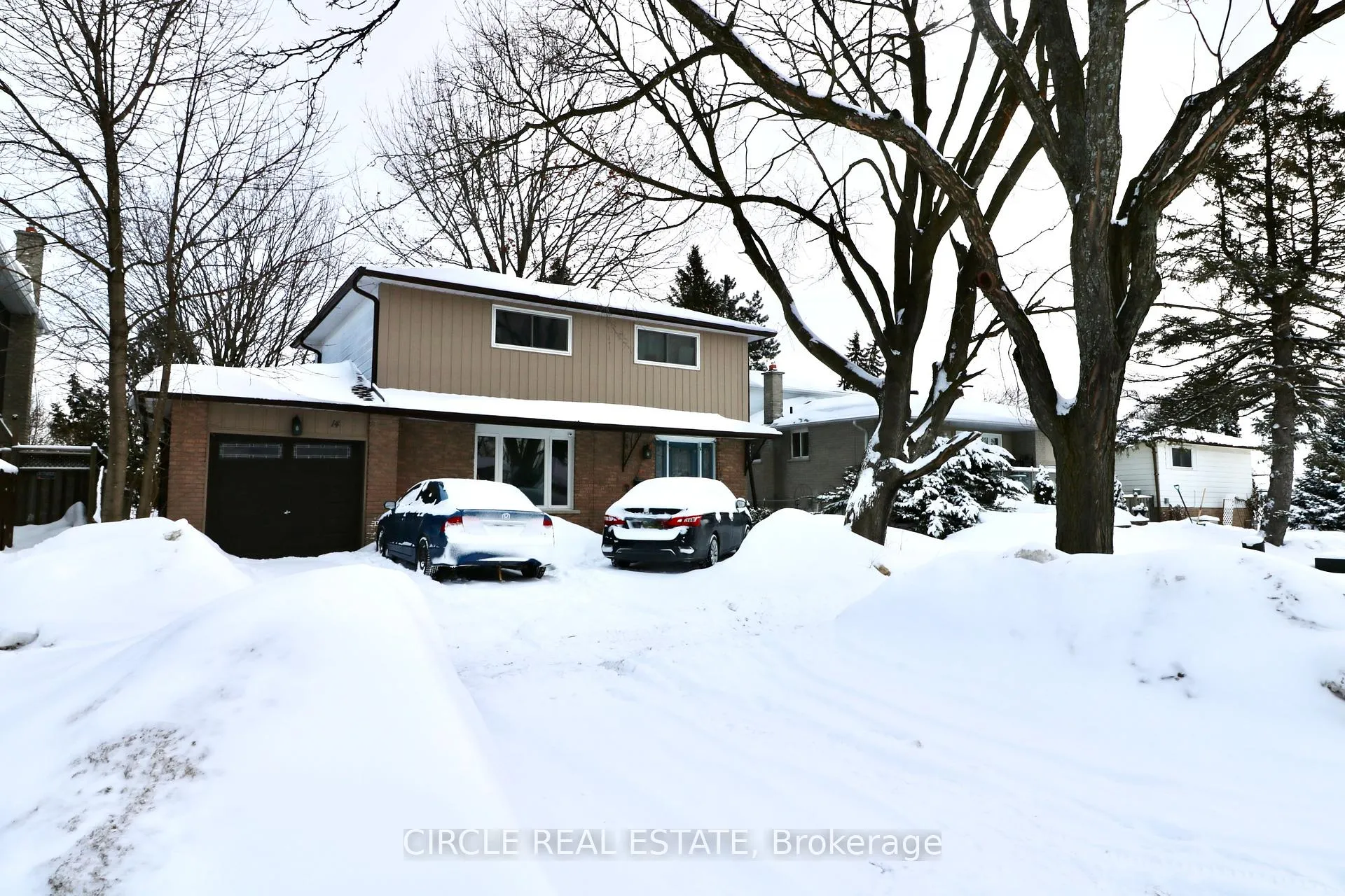 Photo 2 of 14 College Crescent, Barrie, Grove East — HOMEH