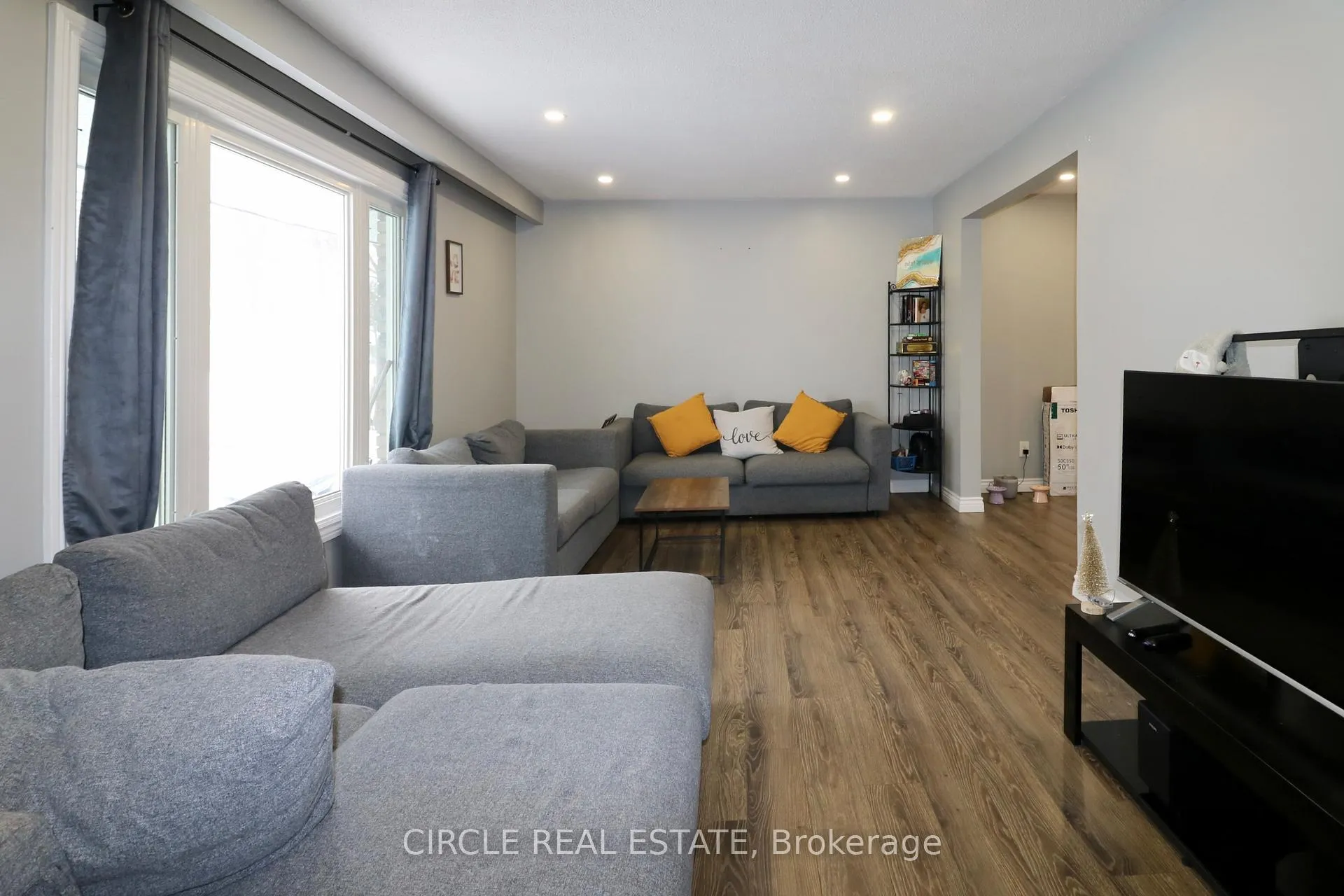 Photo 6 of 14 College Crescent, Barrie, Grove East — HOMEH