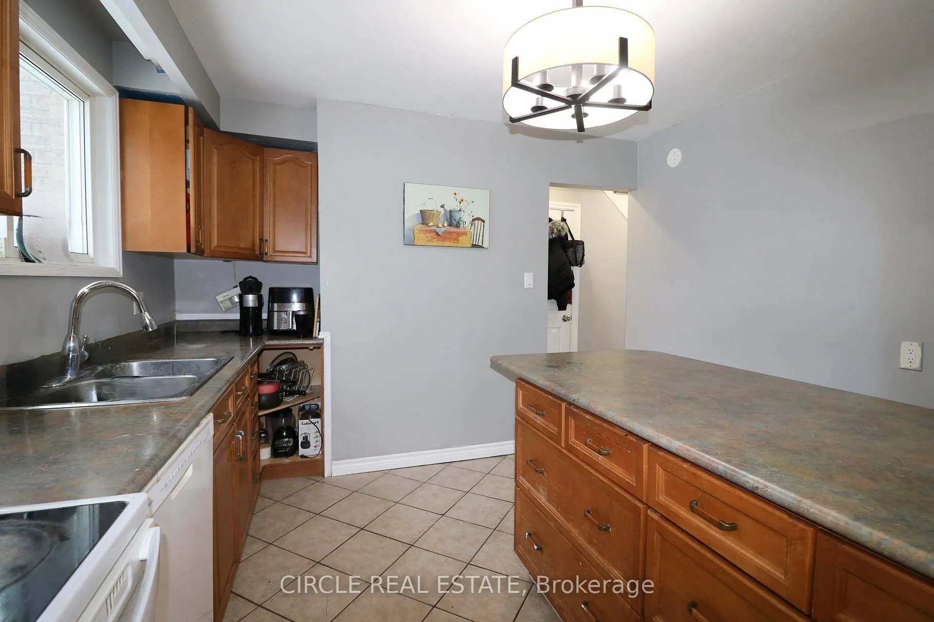 Photo 11 of 14 College Crescent, Barrie, Grove East — HOMEH