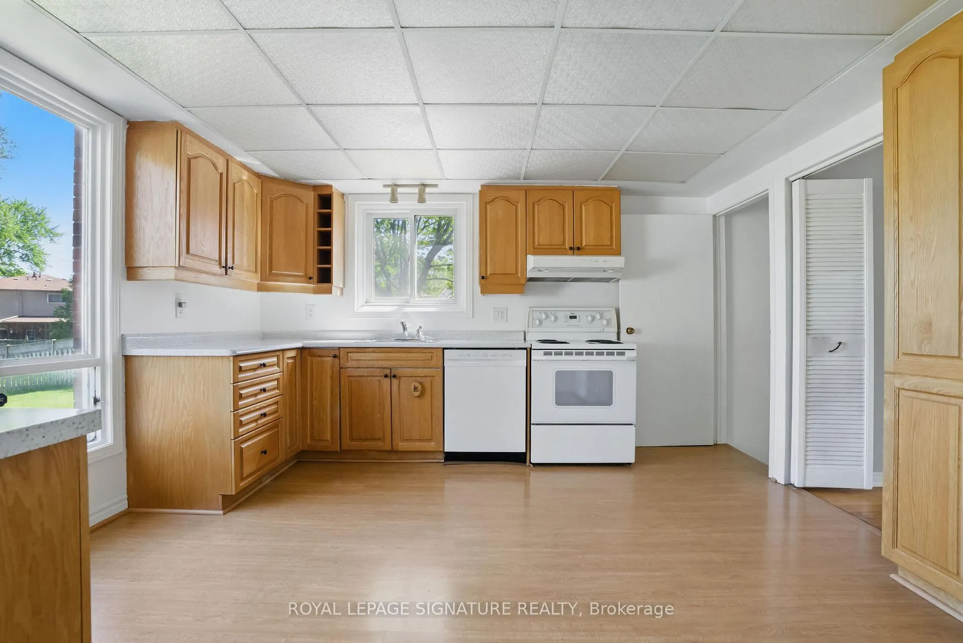 Photo 7 of 237 Barkley Crescent, Oshawa, Vanier — HOMEH