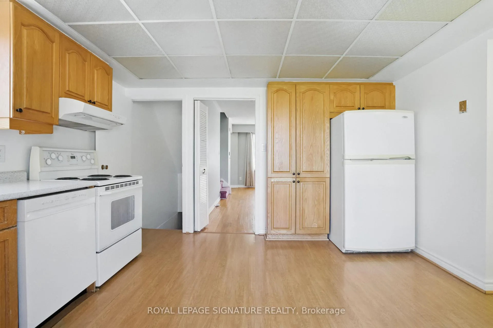 Photo 8 of 237 Barkley Crescent, Oshawa, Vanier — HOMEH